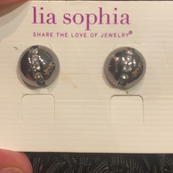 🆕 LIA SOPHIA NWT Hematite Kohl earrings w/ crystals… Brand New!!! - Picture 4 of 7